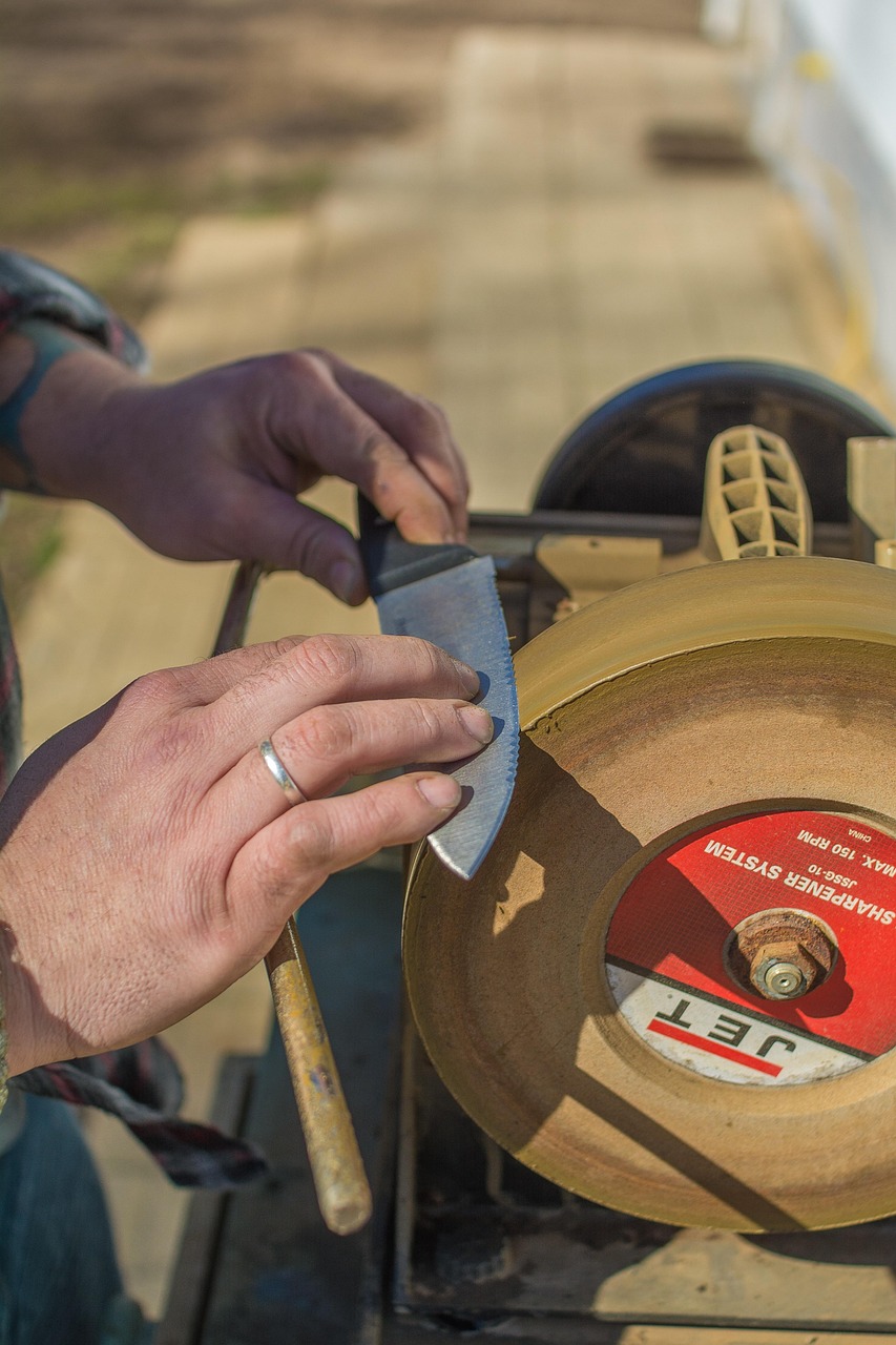 entdecken sie professionelle messerschärfsysteme für perfekte schärfe zu hause. einfach, sicher und effizient – für küchenmesser, outdoor- und profimesser geeignet.