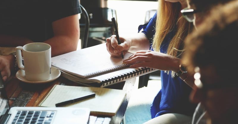 Wie plane ich eine Team-Offsite effektiv: 7 Schritte zum Erfolg